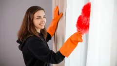 Jak vyprat závěsy bez sundávání: užitečné rady pro hospodyňky