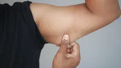 Jak se zbavit povislých paží domácím cvičením: jednoduché tipy, které můžete začít používat už dnes